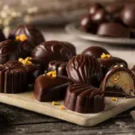 Bombones hechos con moldes para chocolate Bombones hechos con moldes para chocolate