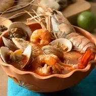 Plato con receta de cazuela de mariscos 