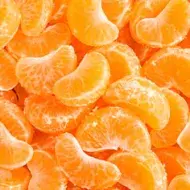 Gajos de mandarina juntos para cocinar