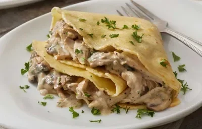 Crepes de pollo con champiñones Crepes de pollo con champiñones