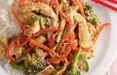 POLLO CON VERDURAS CHINAS