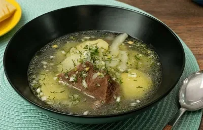 Caldo de papa con costilla Caldo de papa con costilla