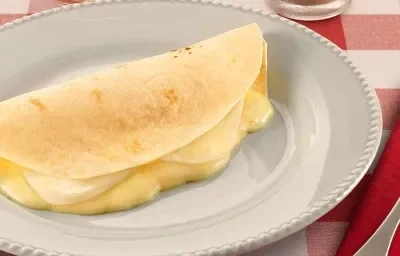 TORTILLA DE TRES QUESOS