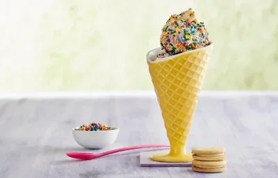 HELADO CON CONFETI DE GALLETAS HELADO CON CONFETI DE GALLETAS
