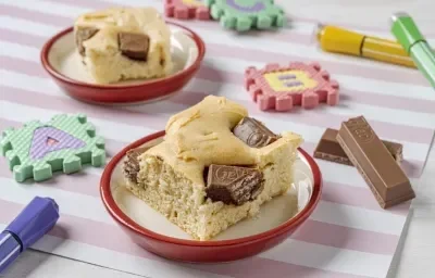 KIT KAT COOKIE BROWNIE KIT KAT COOKIE BROWNIE