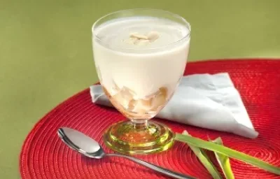 Copa de pera y limón con NUTREN® Senior