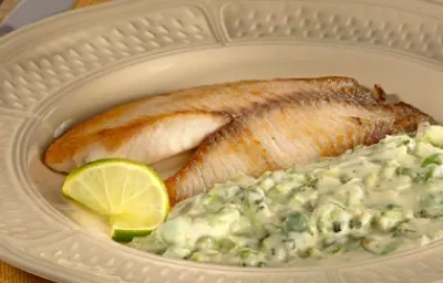 Pescado al horno con puré de brócoli y NUTREN Pescado al horno con puré de brócoli y NUTREN