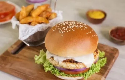 Hamburguesa de pollo apanado Hamburguesa de pollo apanado