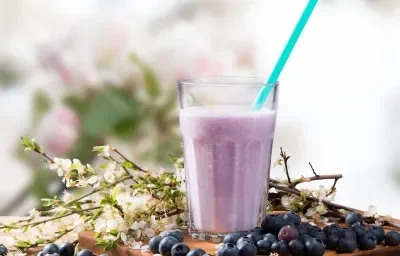 Smoothie de uva isabelina y piña con NUTREN® Senior Smoothie de uva isabelina y piña con NUTREN® Senior