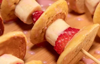 pinchos frutos rojos