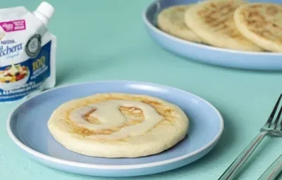 Arepa con LECHE CONDENSADA LA LECHERA® Arepa con LECHE CONDENSADA LA LECHERA®