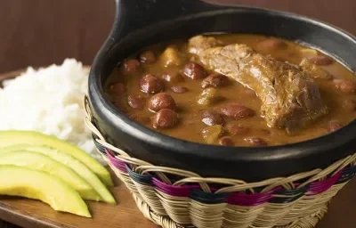 Cazuela de fríjoles Cazuela de fríjoles
