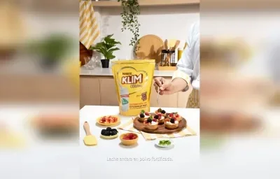 CANAPÉS DE FRUTAS CON CHANTILLY KLIM®