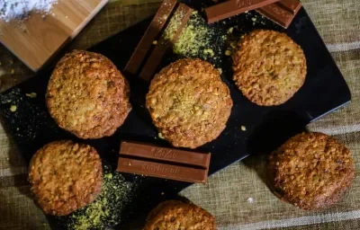 Galletas de Avena, Pistachos y KitKat® Galletas de Avena, Pistachos y KitKat®
