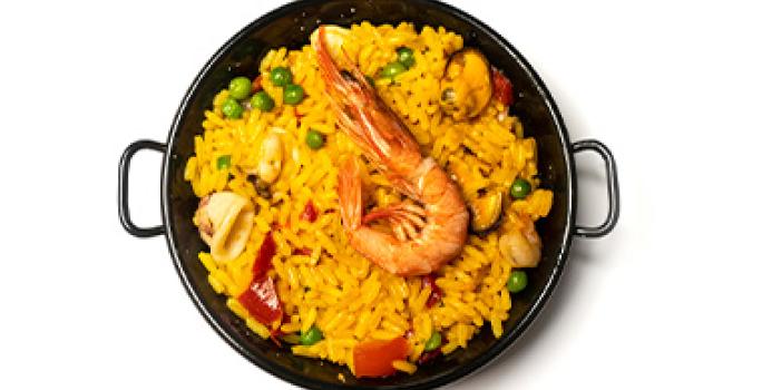 La paella es un plato muy conocido de la comida mediterránea. La paella es un plato muy conocido de la comida mediterránea.