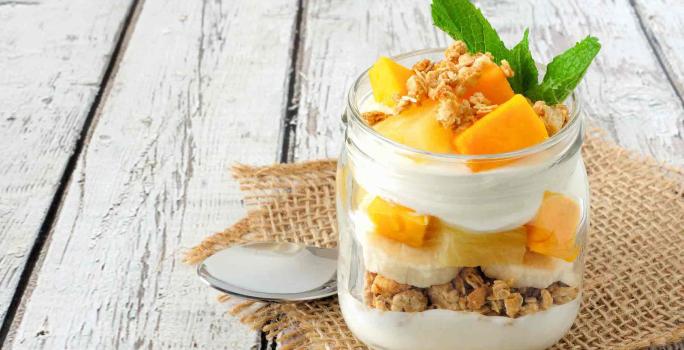 Parfait de mango y cereal