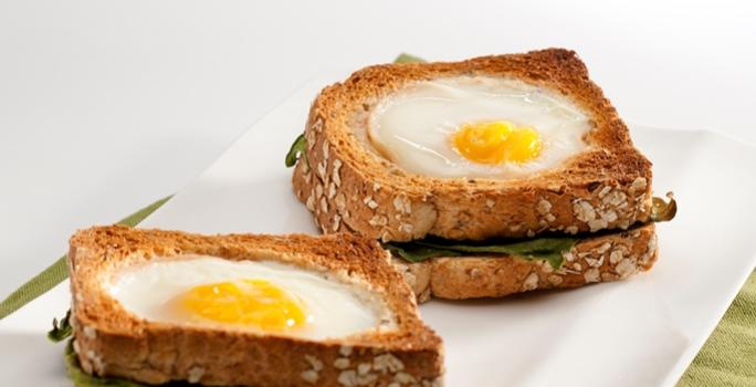 Huevos con espinaca y jamón