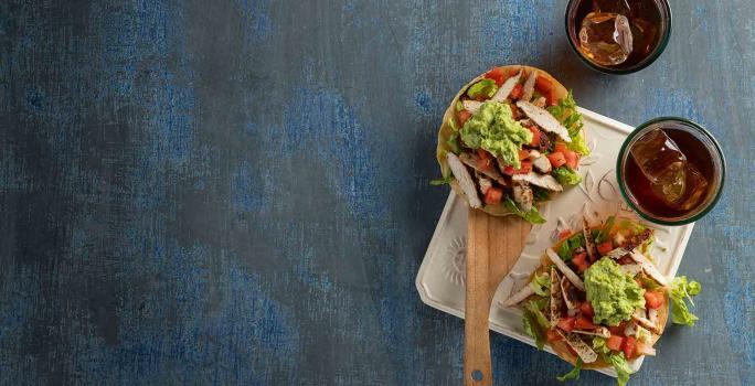 Tostadas con pollo y guacamole