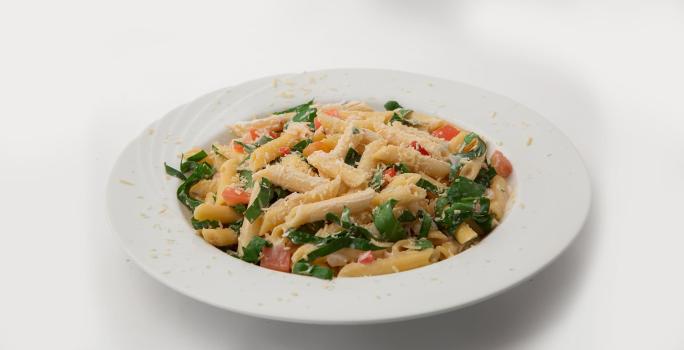 Pasta cremosa con espinaca