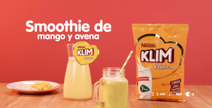 Smoothie de mango y avena con KLIM® Clásica