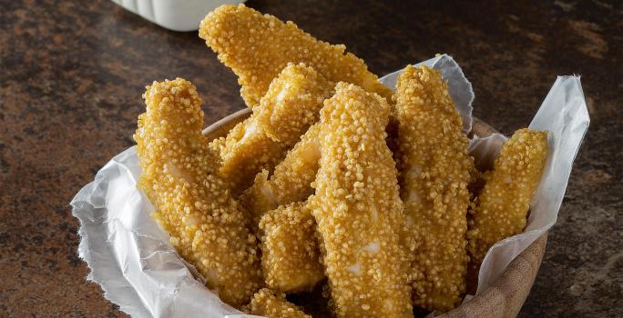 DEDITOS DE PESCADO APANADOS EN QUINOA