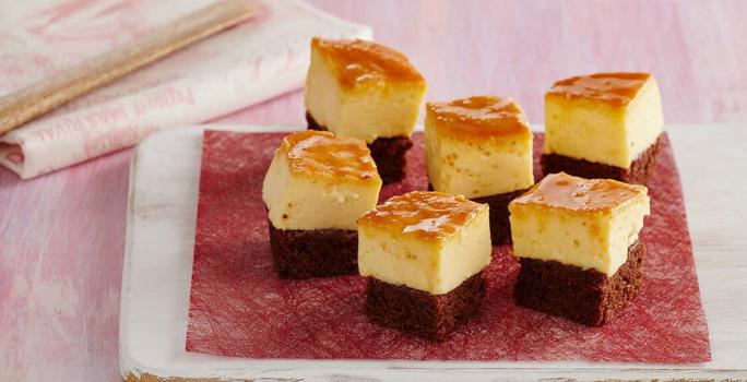 Flan de leche con base de brownie