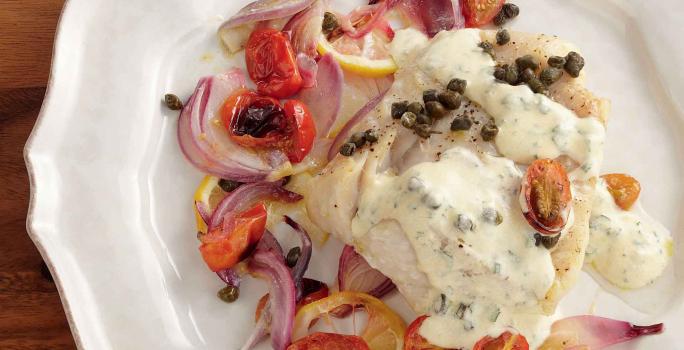 FILETE DE ROBALO CON VINAGRETA CREMOSA DE HIERBAS