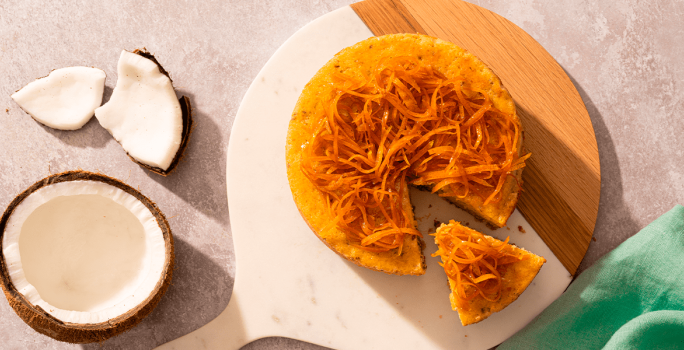 Torta con cáscaras de naranja y coco