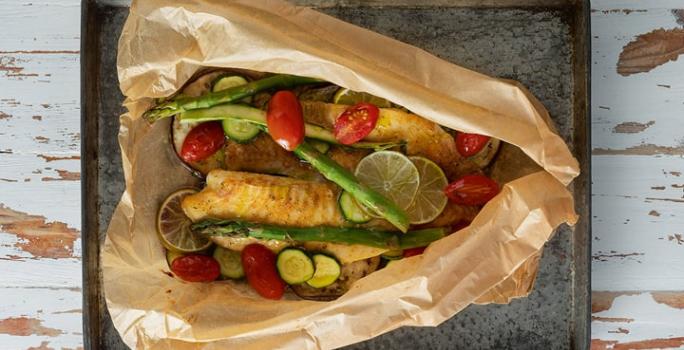 PAPILLOTE DE PESCADO Y VEGETALES