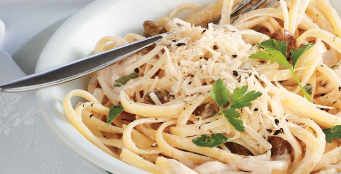 PASTA CON SALSA DE ATÚN Y ALCAPARRAS