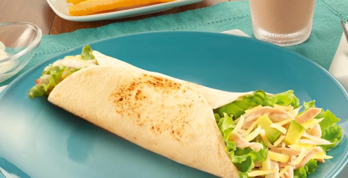 BURRITO COLOMBIANO DE POLLO ACOMPAÑADO CON MILO® FRÍO