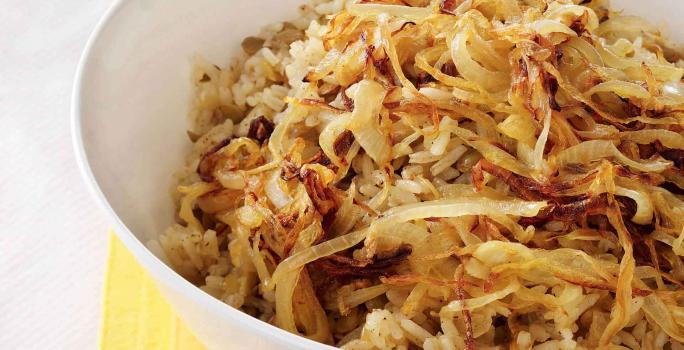 ARROZ CON LENTEJAS Y CEBOLLAS CARAMELIZADAS