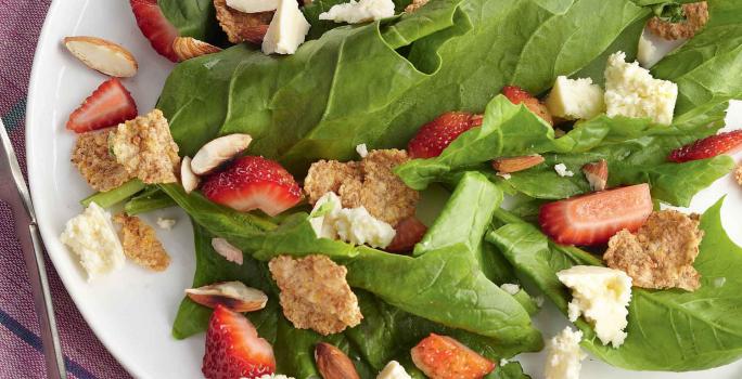 ENSALADA DE ESPINACAS CON FRESAS, QUESITO Y ALMENDRA