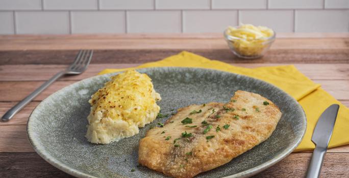 Filete de pescado con pure de yuca