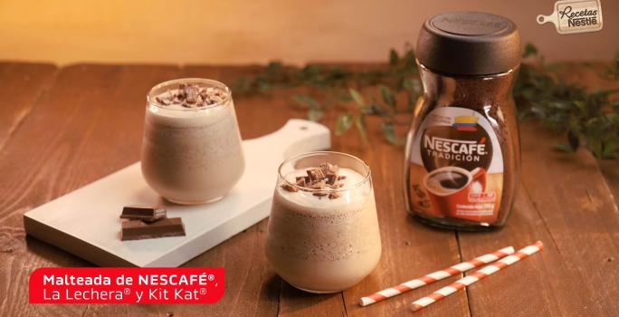 Malteada Nescafé®, la lechera® y kit kat®