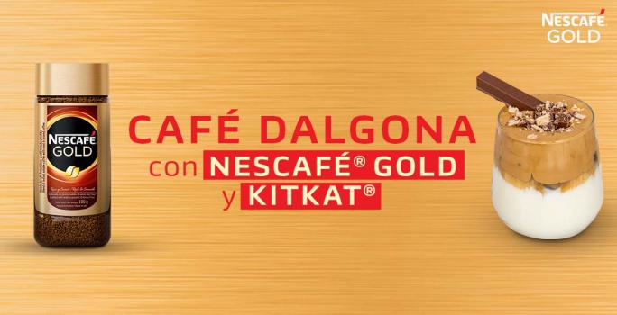 Café dalgona con NESCAFÉ® GOLD y KIT KAT®