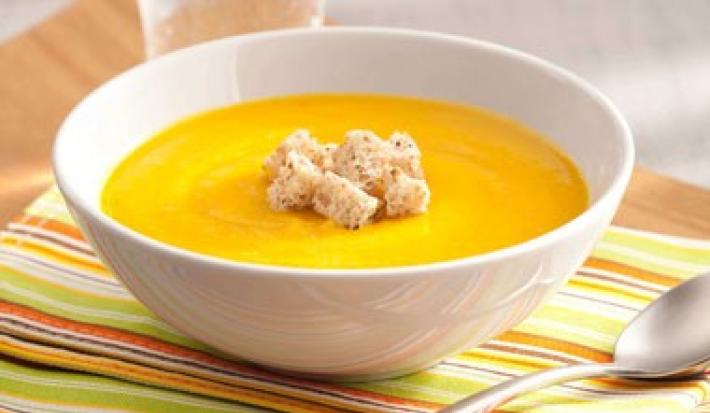 Gazpacho NUTREN® Senior de ahuyama con pimentón y trozos de pan Gazpacho NUTREN® Senior de ahuyama con pimentón y trozos de pan
