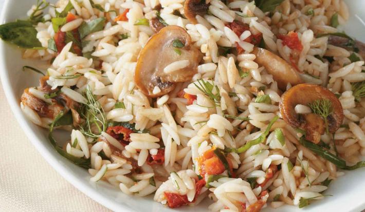 RISSOTTO CON CHAMPIÑONES, FINAS HIERBAS Y TOMATES SECOS