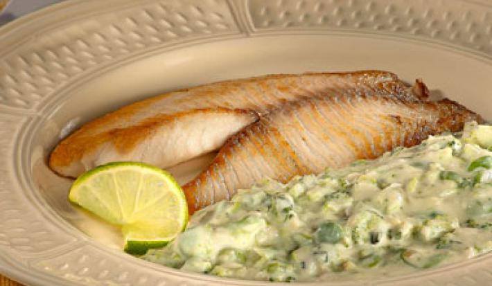 Pescado al horno con puré de brócoli y NUTREN