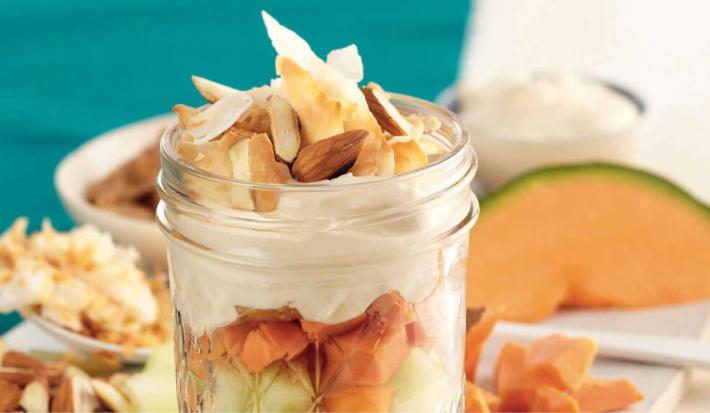 TARRITOS DE FRUTAS CON CREMA DE ALMENDRAS (EN COCINA) TARRITOS DE FRUTAS CON CREMA DE ALMENDRAS (EN COCINA)