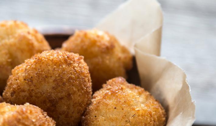 Marranitas con ají de aguacate