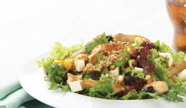 ENSALADA DE POLLO CON VINAGRETA DE MARACUYÁ