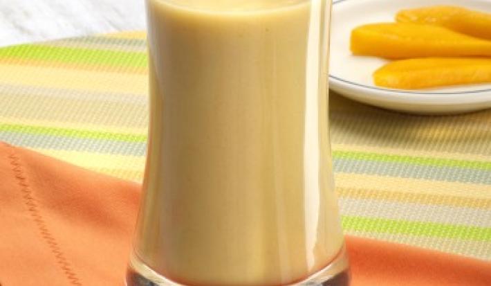Batido de mango y copoazú con NUTREN® Senior