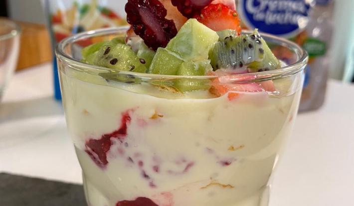 Montadito cremoso de frutos rojos