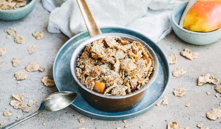 FITNESS PEAR AND WHOLEGRAIN CRUMBLE