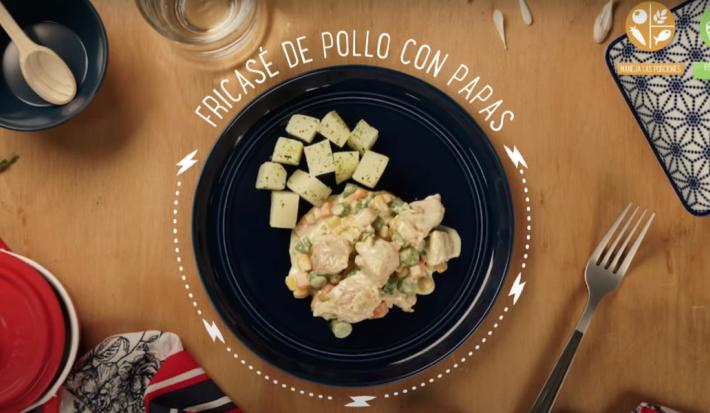 Fricasé de pollo con papas Fricasé de pollo con papas