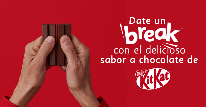 KitKat® Nestlé sobre fondo escuro