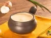 Crema de pollo con trozos de pan