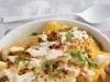 ROLLITOS DE POLLO CON SALSA VERDE Y CREMA